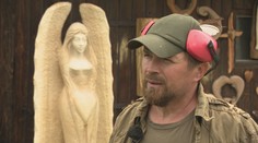 Rezbár Milan nevedel, ako naloží so životom. Dnes učí remeslu rómskych umelcov