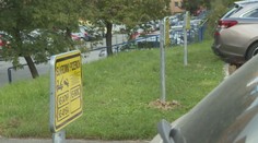 Boj so značkami na parkovisku. V Košiciach ich osádzajú súkromníci, mesto s tým nesúhlasí