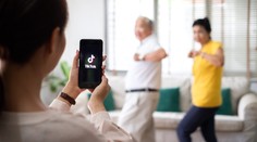 Najprv hrozili zákazom, teraz ho chcú vlastniť. Exminister financií USA plánuje odkúpiť TikTok