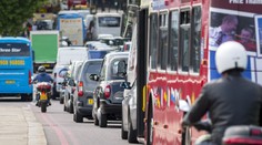 Najviac času v kolónach strávili obyvatelia Londýna. Autori rebríčka hodnotili aj Bratislavu