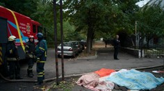 OBRAZOM: Vraky áut, prekryté mŕtve telá a krv. Rusi vypálili na Ukrajinu desiatky striel