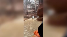 VIDEO: Zo skalného mesta Petra museli evakuovať stovky turistov. Silný dážď tam spôsobil bleskovú povodeň