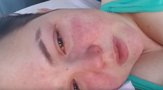 Dievčaťu došiel na opustenej ceste benzín. Prežila tam päť dní hrôzy