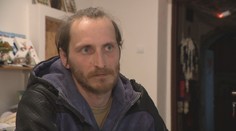 Po rozvode mu zostali na krku dlhy a tri deti, ktoré miluje. Sociálny systém mu hádže polená pod nohy