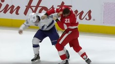 VIDEO: Netradičný bitkár v NHL. Tatar druhýkrát v kariére zhodil rukavice