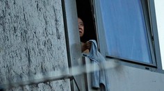 Snímka zúfalého muža, ktorý volal o pomoc, obletela svet. Z horiaceho pekla ho vyslobodili