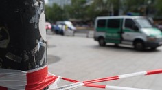 Dráma v Nemecku: Polícia postrelila muža ozbrojeného sekerou