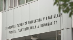 Prómocie mali mať bez rodiny. Univerzita teraz prišla s kompromisom