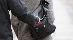 Ľuďom v čakárňach pred ambulanciami v Bratislave miznú peňaženky i mobily. Polícia upozorňuje, že krádeže pribúdajú