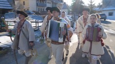 Spievajú, vinšujú a šíria dobrú náladu. Koledníci spríjemňujú sviatky v rôznych kútoch Slovenska