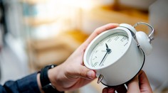 Cez víkend sa vyspíme dlhšie. Opäť sa bude posúvať čas