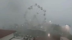 VIDEO: Víchrica v Taliansku šialene rozkrútila ruské koleso: Kabínky lietali vzduchom