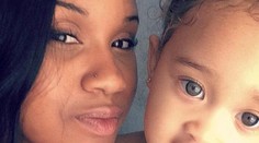 Matka zverejnila drsný odkaz. Takto obraňuje dojčiace matky