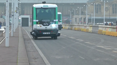 V Paríži začal jazdiť prvý autobus bez vodiča