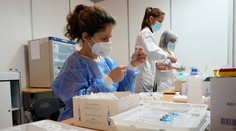 Záujem o očkovanie počas lockdownu výrazne klesol. Podľa analytikov je to skoro o polovicu