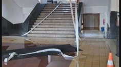 Mladík v Trnave hasil neexistujúci požiar, pritom vytopil školu. Následne zanechal po sebe odkaz