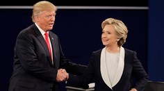 Trump tvrdí, že do Clintonovej mailov prenikla Čína hackerskými útokmi