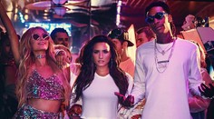 Paris Hilton vo videoklipe Demi Lovato. Ktorá je viac sexy?