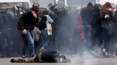 Výtržnosti v Paríži. Protest sa skončil rozbíjaním obchodov a rabovaním