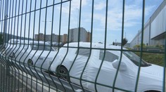 Chcete nové auto? Pripravte sa, že bude drahšie a poriadne si naň počkáte