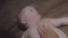 Dramatická záchrana bábätka: Modralo a nedýchalo, policajt neváhal ani sekundu