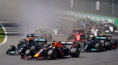 Hamilton sa po VC Mexika hneval na Bottasa: Vyčíta mu, že nechal otvorené dvere pre Verstappena