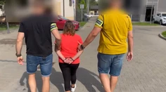 Napísala známej, že svojmu synovi urobila niečo veľmi zlé. Päťmesačný chlapček mal zlomené obe ruky aj nohu