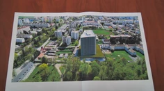 V historickom centre Dubnice nad Váhom chce investor postaviť 20-poschodovú budovu. Obyvatelia sú pobúrení