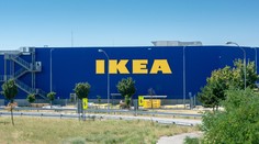 IKEA sťahuje z predaja svietidlá a lampy, hrozí zasiahnutie elektrickým prúdom. Zákazníkov vyzýva, aby ich nepoužívali