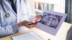 Zubár si nevšimol, že v ústach Levičanky nechal zlomený nástroj. Prišlo sa na to až po mesiacoch útrap