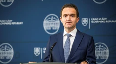 Ódorovej vláde sa podarilo zvolať mimoriadnu schôdzu v parlamente. Premiér pred ňou poslancom pohrozil