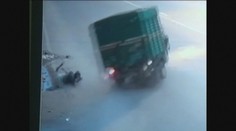 Muža, ktorého zrazilo nákladné auto nechali vykrvácať a ešte mu ukradli mobil