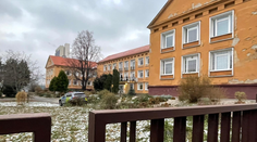 Pre hrozbu teroristického útoku zostali niektoré stredné školy v Bratislave zatvorené