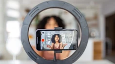 Influenceri sa musia pripraviť na nové pravidlá. Zarábanie tisícok eur už nebude také jednoduché