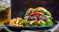 Riešia Slováci predvianočný stres hamburgermi?