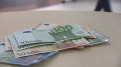 Platy štátnych zamestnancov od januára porastú o 10 percent