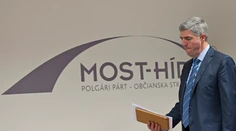 Most-Híd dostane päť štátnych tajomníkov