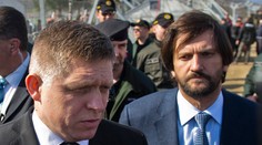 SaS chce od Fica vedieť, či súhlasil s kvótami na utečencov