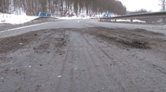 Cestu len pred nedávnom opravili. Teraz je opäť samá diera