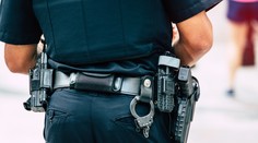 Americká polícia zadržala piataka, ktorý sa vyhrážal streľbou v škole