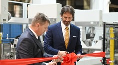 Zbrojárstvu chcú vrátiť zašlú slávu. V Dubnici nad Váhom otvorili linku, ktorá bude slúžiť pri výrobe kanónov