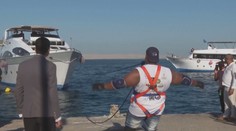 VIDEO: Neuveriteľný výkon. Zápasník potiahol 700-tonovú loď zubami