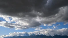 Slovensko si užije ďalšie mimoriadne teplé dni. Jeseň sa zatiaľ nekoná