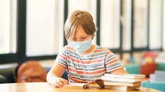 Na Slovensku je celkovo zatvorených 17 škôl, uviedol minister Gröhling