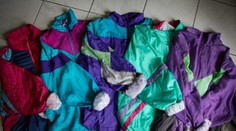 Mrkváče, šušťáky a našívačky. To "najlepšie" z módy 90. rokov