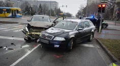 Muž, ktorý si nevedel priznať chybu: Spôsobil nehodu, napadol vodiča a útočil na policajtov