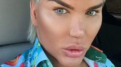 Ľudský Ken ukázal holú r*ť! Radšej si zakryte oči