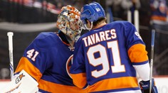 Halák s ďalšou výhrou, Malkin na méte 800 bodov