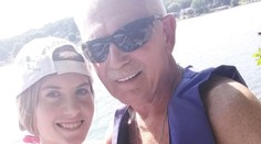 Fotografia dedka s vnučkou? Omyl, ide o manželov s vekovým rozdielom 43 rokov