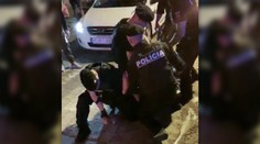 VIDEO: Jednou ranou poslal mladíka k zemi. Tu je vyjadrenie polície k zákroku v centre Košíc
